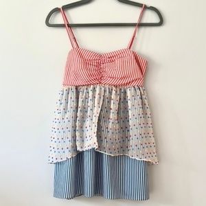 ❤️💙🤍Super cute flared top size S